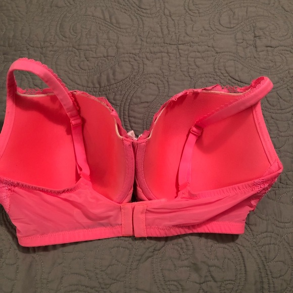 Victoria Secrets, Body By Victoria Lace Bra. - Picture 7 of 8